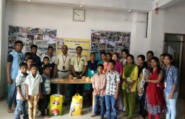 Engineers-Day_-Books-and-Food-Packet-distribution_2017-705x529